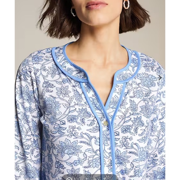 J. Jill Blue Floral Patterned Top - Picture 2 of 9